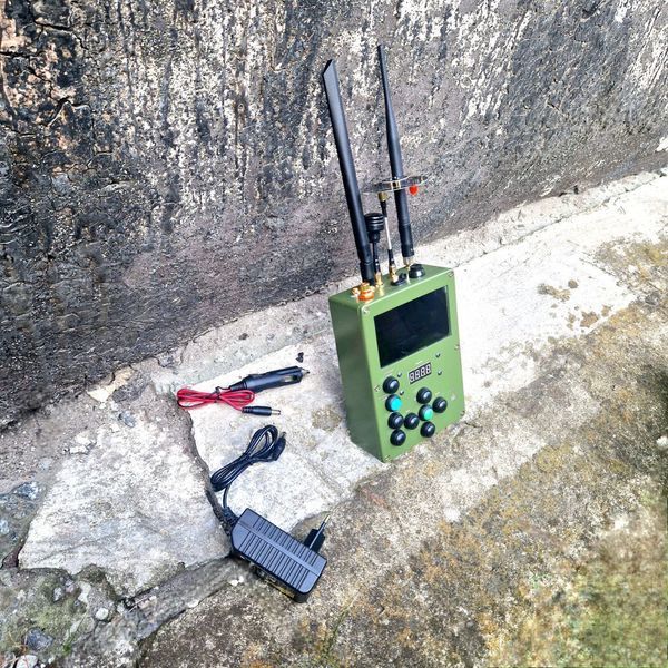 Детектор FPV-дронів Янгол.UA з монітором та скануванням 1.2 / 3.3 / 5.8 ГГц 44927 фото