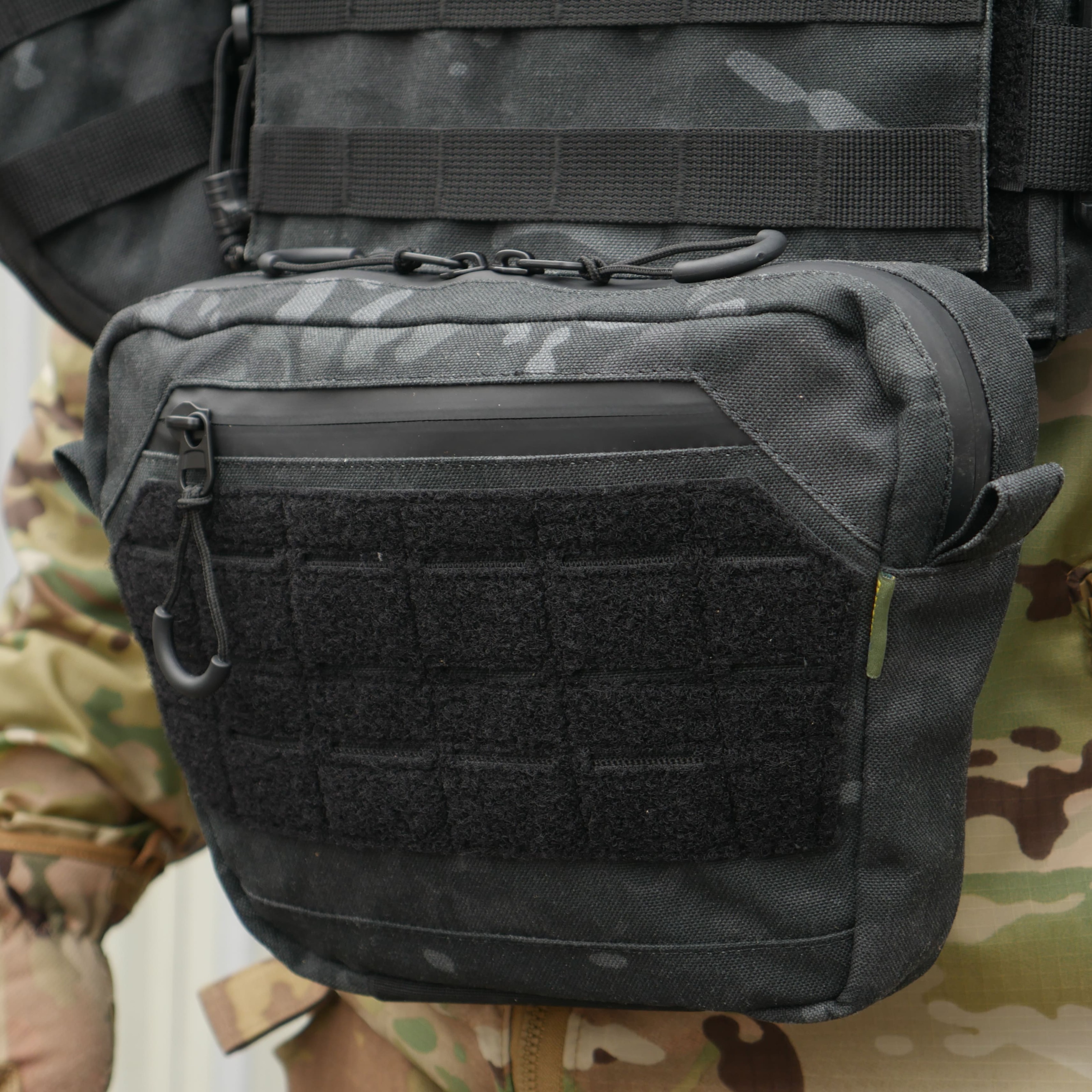 Сумка-напашник чорний мультикам XL Kiborg GU — 8