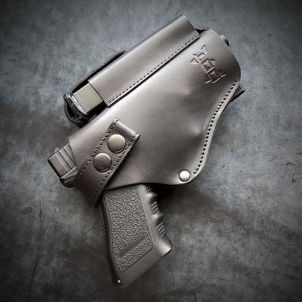 Шкіряна кобура під GLOCK 17 на MOLLE, чорна GL17006 фото