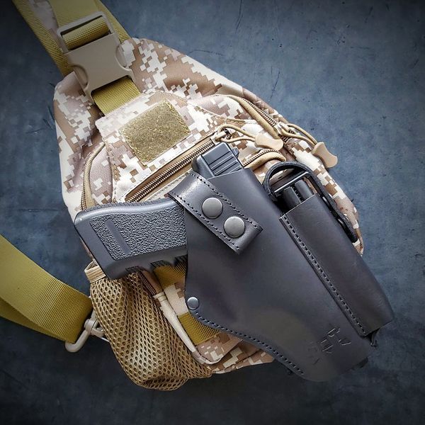 Шкіряна кобура під GLOCK 17 на MOLLE, чорна GL17006 фото